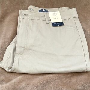 Women’s Tan Capri Pants